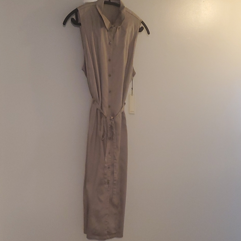 Womens sleeveless button down front tie dress